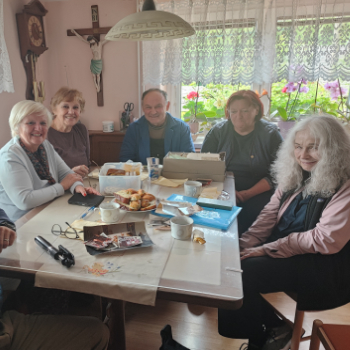Ancestral guided tour meeting locals in Slovenia